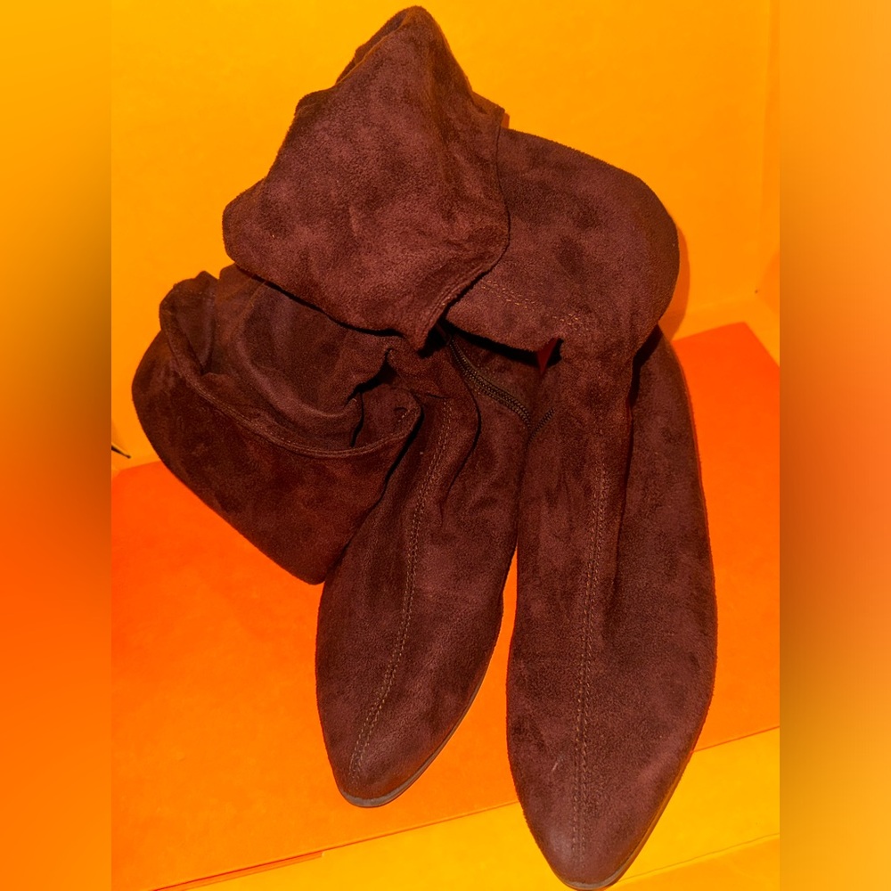 Suede Brown boots by Apostrophe, Women size 6.5
